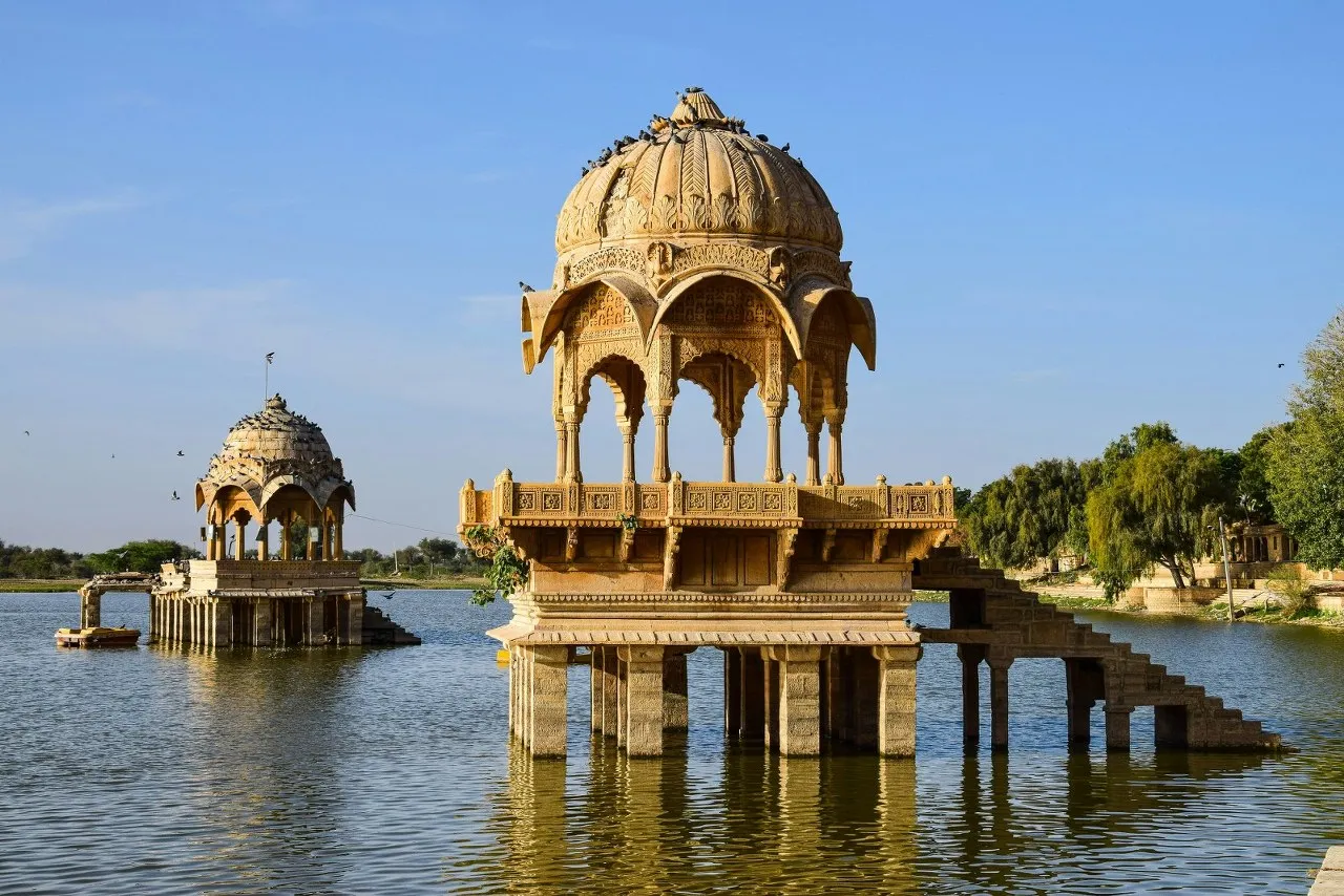 Gadisar Lake and historic architecture during Jaisalmer sightseeing