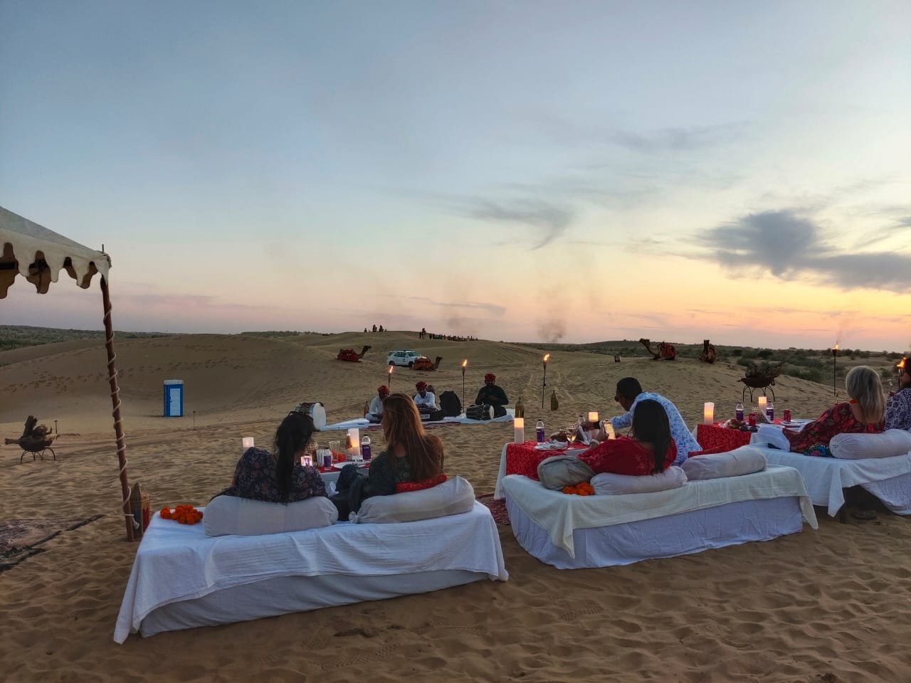Private desert dining event under the stars