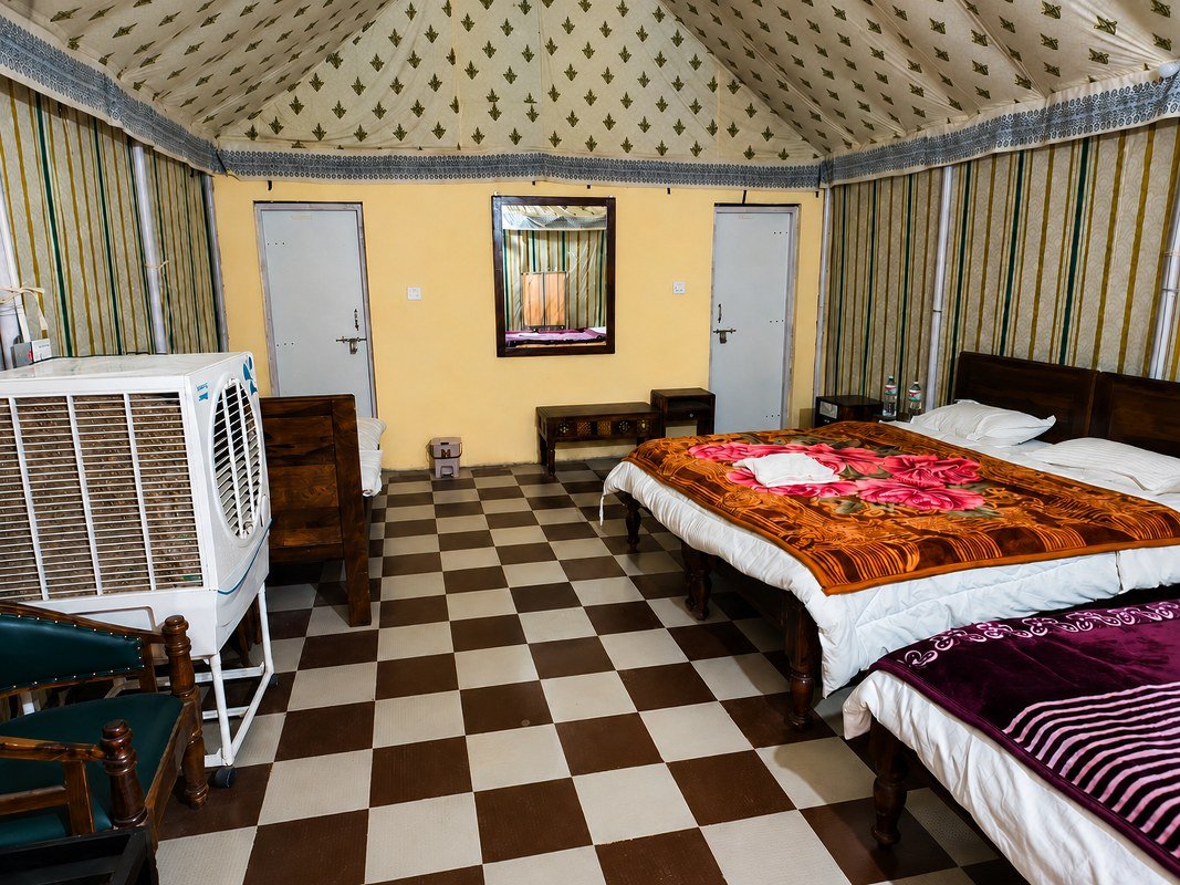 Family desert camp accommodation in Jaisalmer