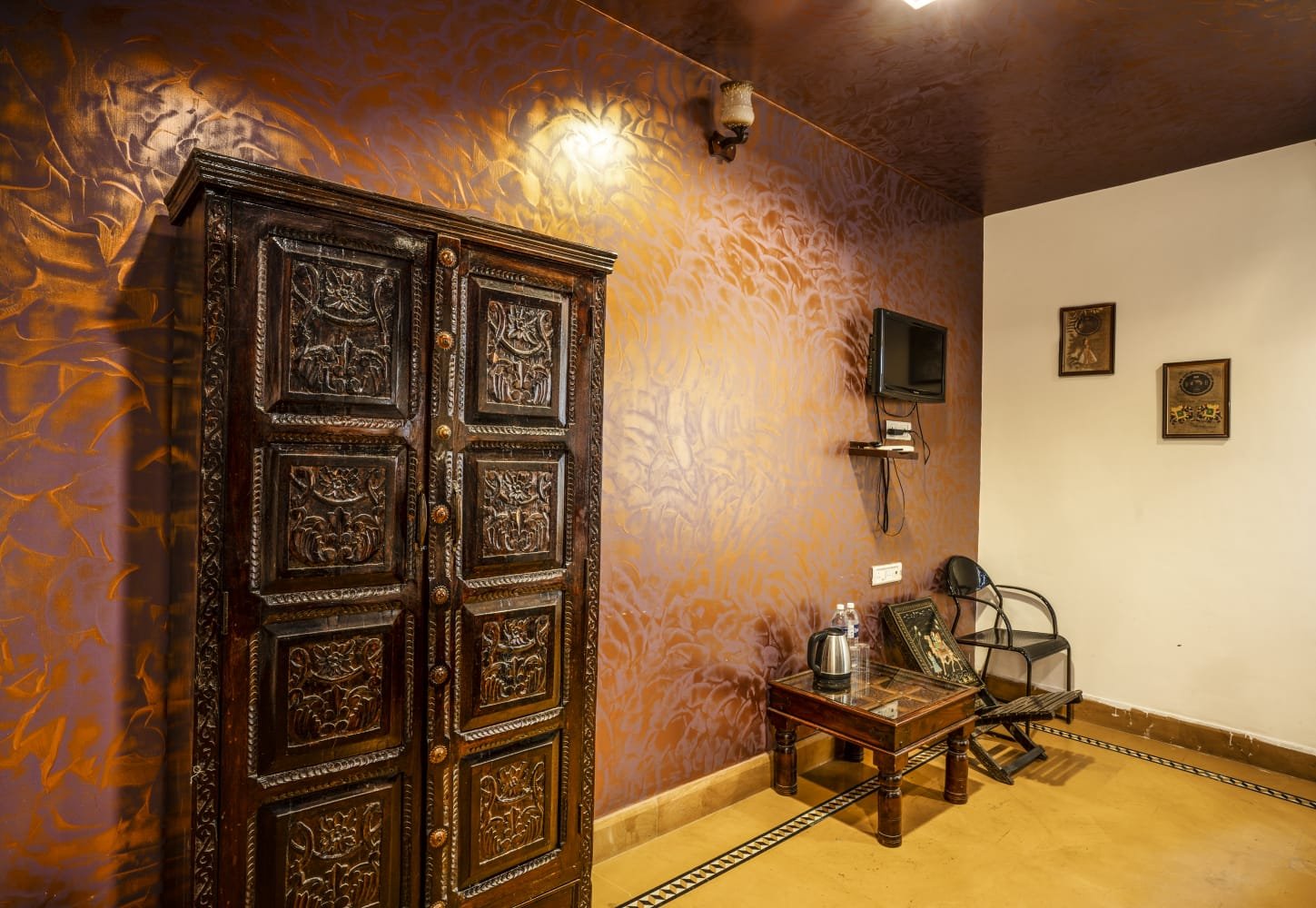 Hotel Eliite Castle interior